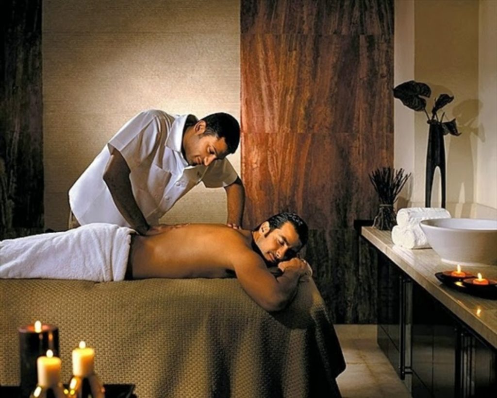 massage parlour in South Delhi
